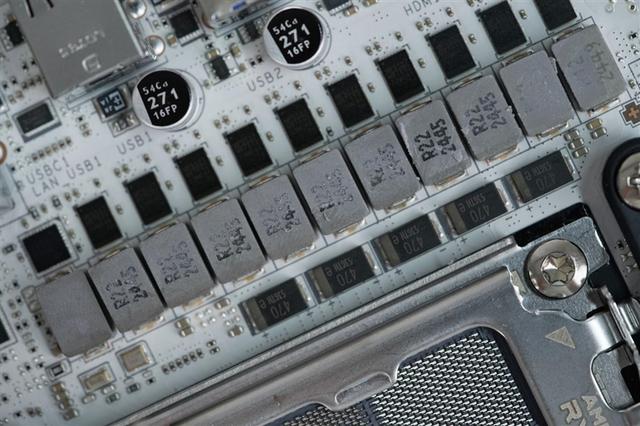 微星MPG B850I EDGE TI WIFI刀锋 钛主板评测：小巧强悍 200W功率释放