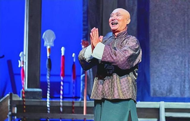 人民日报再次“点名”陈佩斯！撰文字字珠玑，给娱乐圈敲响了警钟