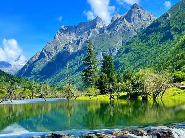 四姑娘山亮相广州，演绎“东方圣山”的四季诗篇