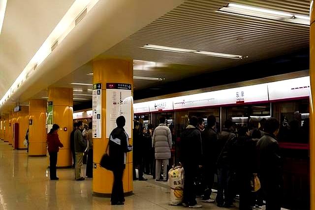 大量日本游客涌入北京，打着旅游幌子不去旅游不吃美食、为啥来？