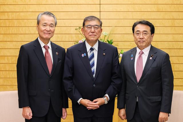 日代表团等着访华，中方已读不回，高市早苗转身派人窜台