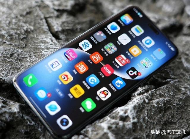 荣耀Magic7Pro再度跌至新低，16GB+1TB暴跌1211元，全力冲刺销量
