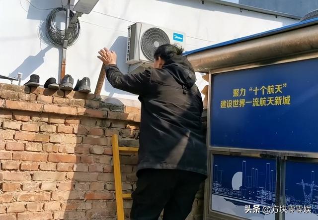 善恶到头终有报，54岁的农民歌手朱之文，如今已走上了新的道路