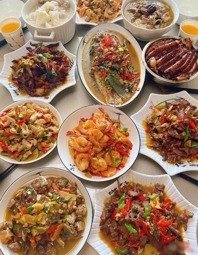 五个女儿晒中秋家晚宴，同样婆婆做饭，网友:没有对比就没差距呀