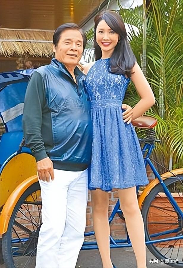 “6个老婆”同住一屋，每人每月7万零花钱，71岁又娶第七房小娇妻