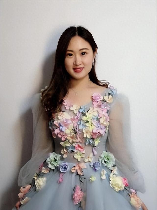 许家印的“神秘女儿”：挥金如土，开上亿跑车，住顶级豪宅！