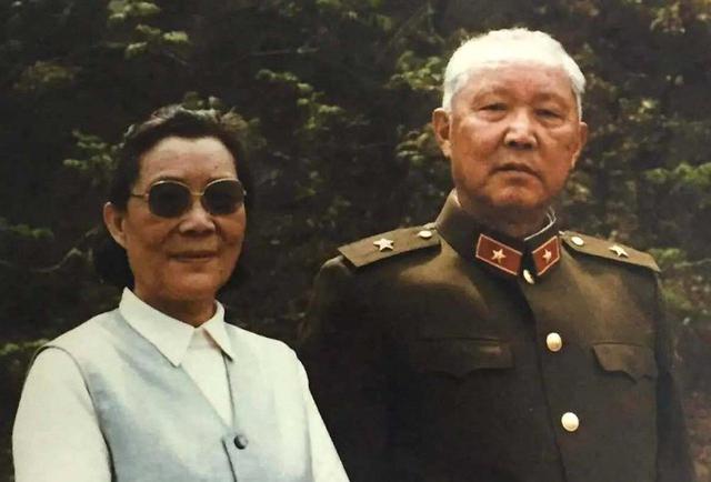 67年，傅崇碧被查出将30多位老干部藏在卫戍区，毛主席：我让办的