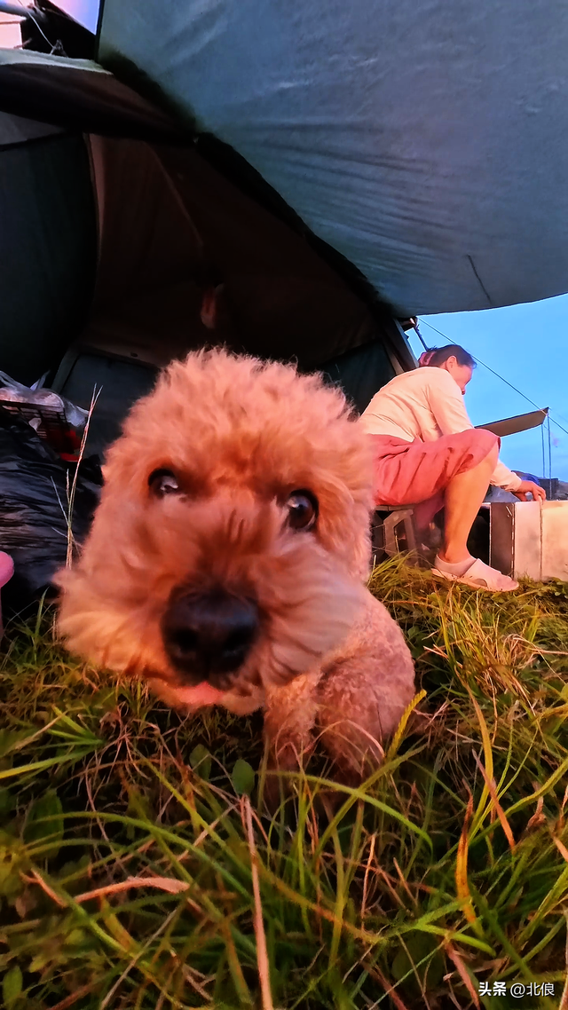 美丽的夕阳伴随欢乐的晚餐 露营桂林全州天湖二王山（1）