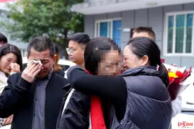 3岁女孩外出玩耍时失踪，19年后终于找到，她已在读大学图片