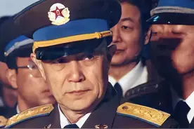 中国唯一的白人将军！打掉美军机、拿下苏-27，70岁飞出眼镜蛇！图片