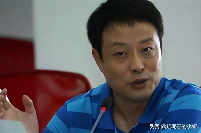 没想到，主持央视天气预报将近30年的宋英杰，竟是兼职“临时工”