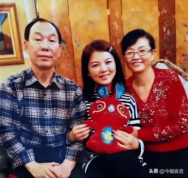 李湘不再隐忍，公开回应与释永信的真实关系，亲吻照真相终于大白