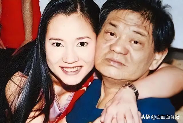认干爹，拍风月片，被导演霸王硬上弓，没想到如今53岁下场唏嘘