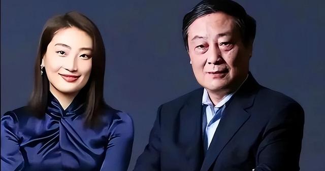 官媒曝宗庆后私生活，72岁色心依旧，网友：被4房姨太太掏空身体
