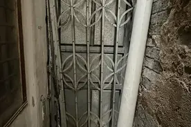 温州一“夹缝房”卖了238万，入户通道不到半米，是学区房图片