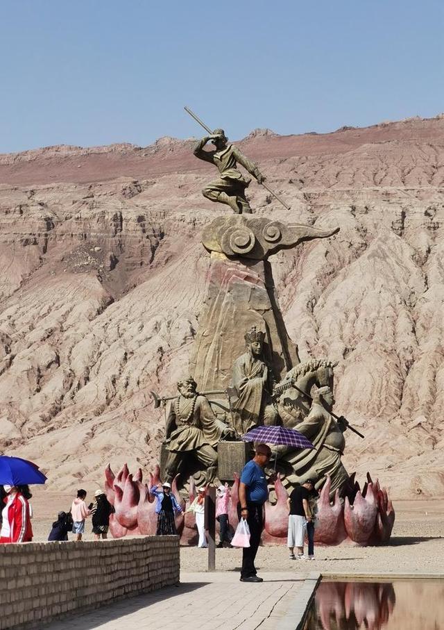 游新疆中国热极火焰山