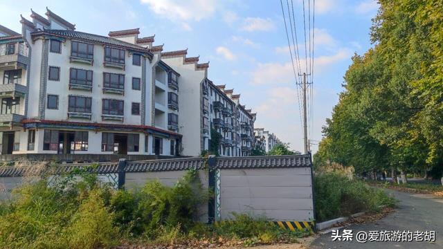 湖南耗资75亿元的古城烂尾10年后，国企接手改名，能否起死回生？