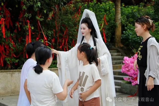 观音山上快乐续航，众多NPC互动送福，助您欢声笑语过假期