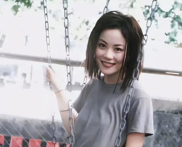 官方发文，高调官宣56岁王菲喜讯	，让谢霆锋和整个娱乐圈沉默了