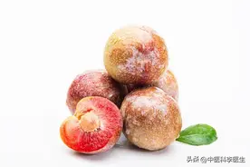 李子大量上市！中医提醒：李子真实身份是“五味药”，别错过了图片