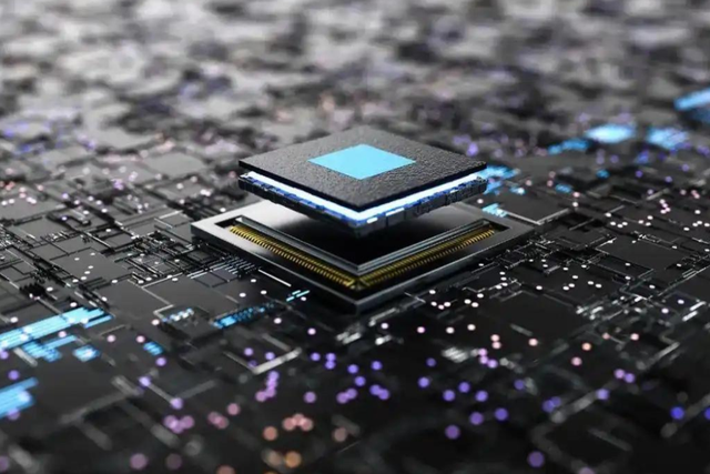 一个都跑不掉！华为600万年薪高管，带13人偷芯片，如今下场解气