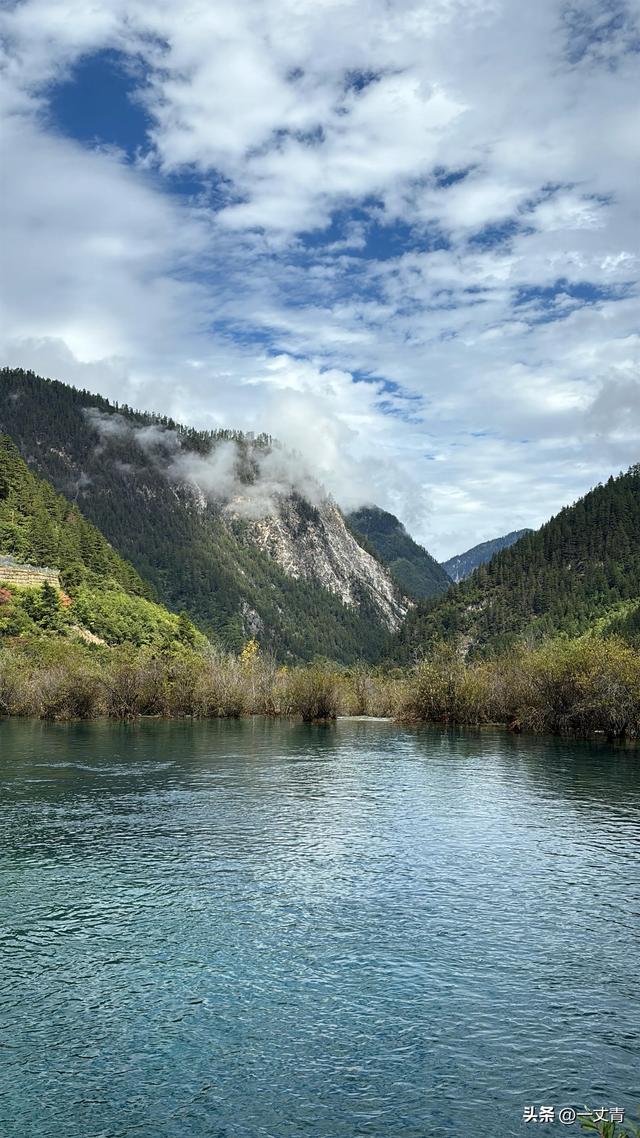 在九寨沟旅游，花300元请了个野生导游，结果却一言难尽