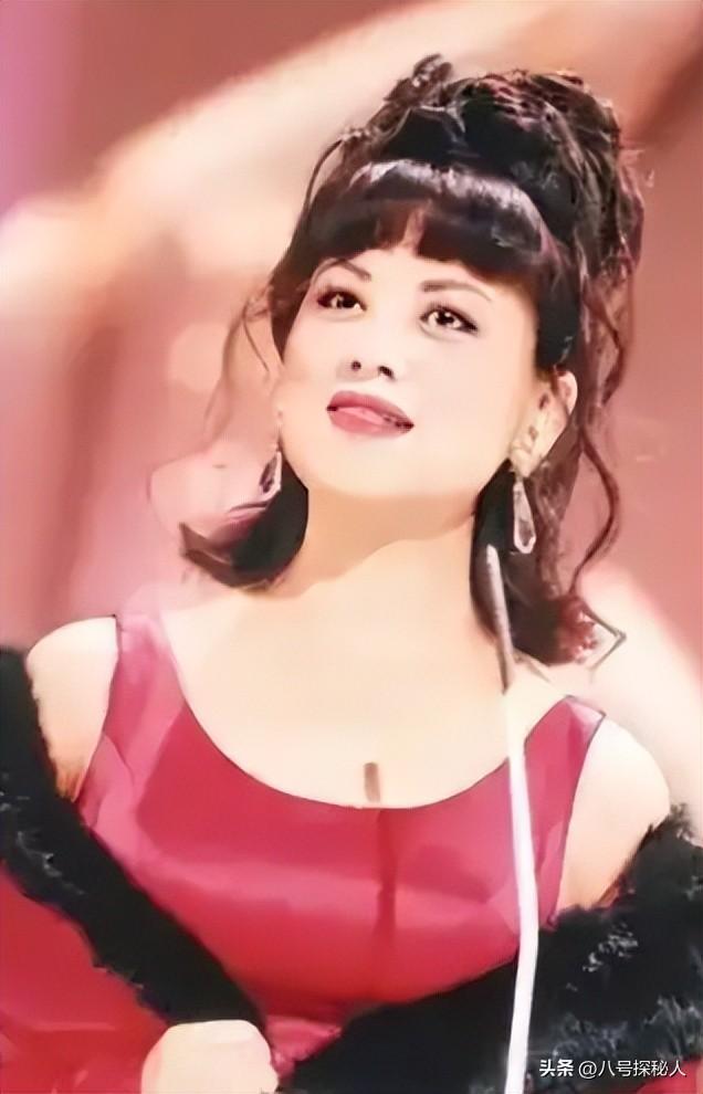 她是中国第一美妇，坐牢、离婚、拍三级片，还因太美被克林顿接见