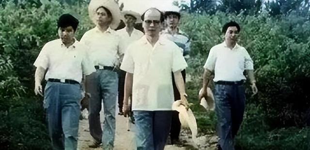 原广东省委第一书记，60岁官至副国级，临终嘱咐：别告诉百岁母亲