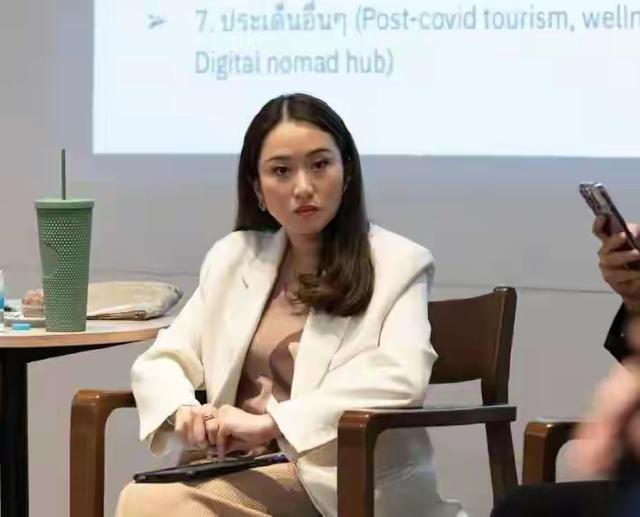 刚刚！泰国最美女总理被赶下台，幕后黑手是军方？中国机会来了！