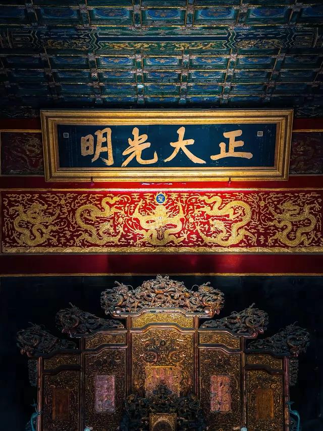 冬至惊现故宫"金龙现世"！百年奇观暗藏，A股红周一要来了？