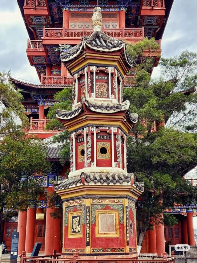 比西昌人少，比昆明更近！高铁直达20℃小众春城，赏花摘果泡温泉！3元草莓吃到撑~