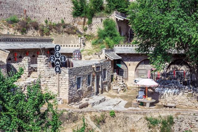 李家山 潜藏在黄土高原深处的布达拉宫