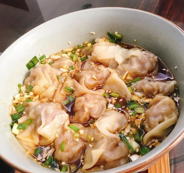 3分钟搞定神仙汤底，和馄饨饺子绝配！天寒地冻来一碗，舒服惨了！