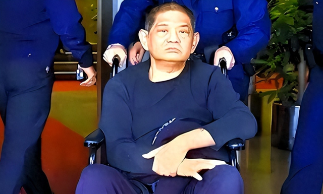 100多位情妇，包养费上亿元	，9女同床却落得个凄凉下场、人财两空