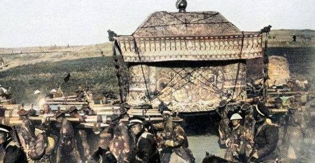 1928年，慈禧尸体被孙殿英的士兵侮辱后，尸体上为何长满白毛？