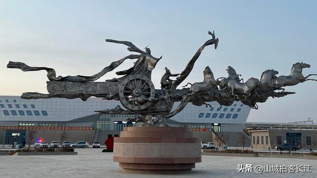 中国头号大县，面积相当于两个浙江省，境内神秘景点有钱也进不去