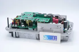 新能源汽车车载充电机是咋样的，拆解一个3500W的大块头看看图片