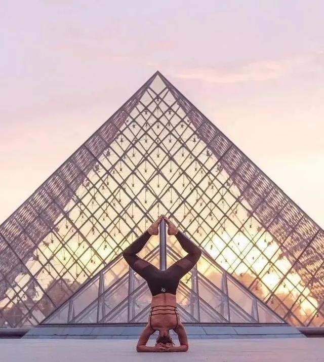 倒立是最高级的保养	，每天5分钟，坚持半年，脸上的皱纹真的淡了