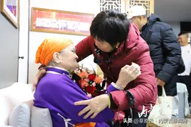 “国家的孩子”南方亲人千里致谢：都贵玛妈妈，您辛苦了……图片