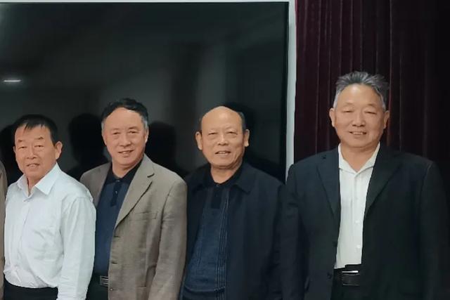格律诗词学研创 艺术休养上水平