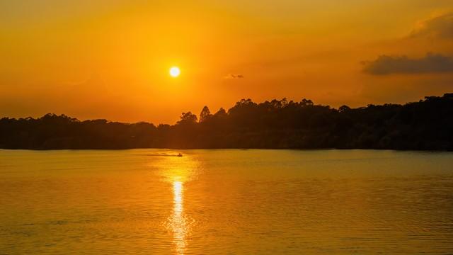 长长的路，我们慢慢的走