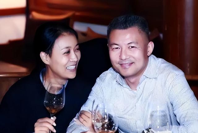 里子面子全丢了！孟桐回应出轨传言，没给那英留一丝“体面”