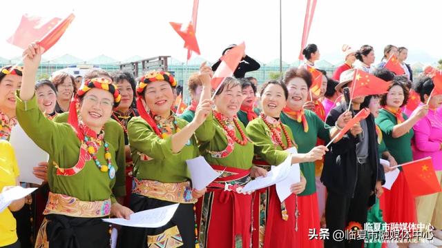 来打卡了吗？临夏市花卉艺术中心人气爆棚，“芬芳馥郁”的文化盛宴引领假期潮流～