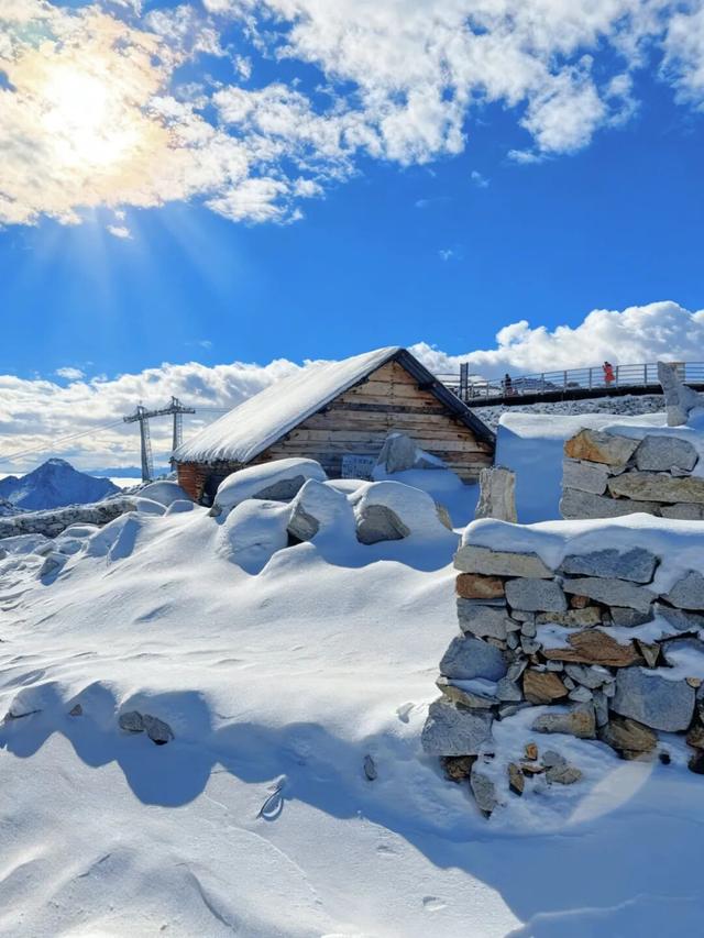 达古秋韵｜当第一缕晨光吻过云海，这里正上演秋日的浪漫相遇