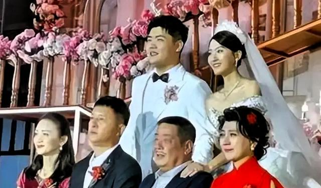 闫学晶哭穷风波大反转！儿子一句话戳破惊天真相