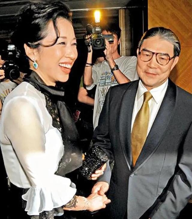 2025港姐冠军博士在读
