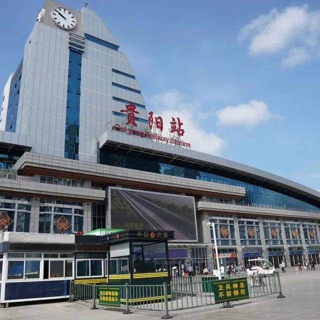 时速350公里！网友：全国最避暑的高铁线！