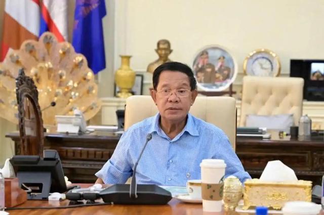 老挝加入战场，大批柬埔寨士兵被缴械，洪森陷入“四面楚歌”境地