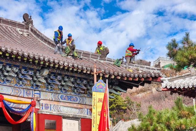 暮秋泰山，用绚烂迎接冬天的到来