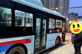 问政回音｜ 网民：建议高职城至巴南万达专线公交增加停靠站点 官方：安排图片